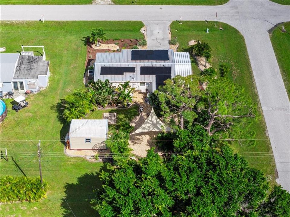 For Sale: $275,000 (2 beds, 1 baths, 824 Square Feet)