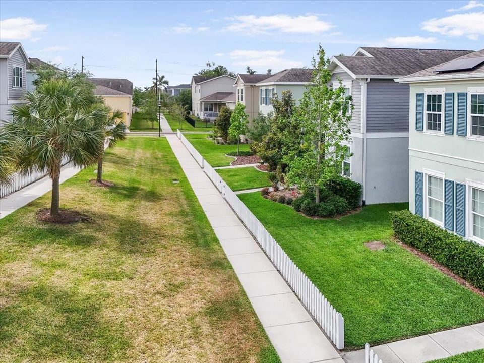 For Rent: $2,900 (3 beds, 2 baths, 1996 Square Feet)