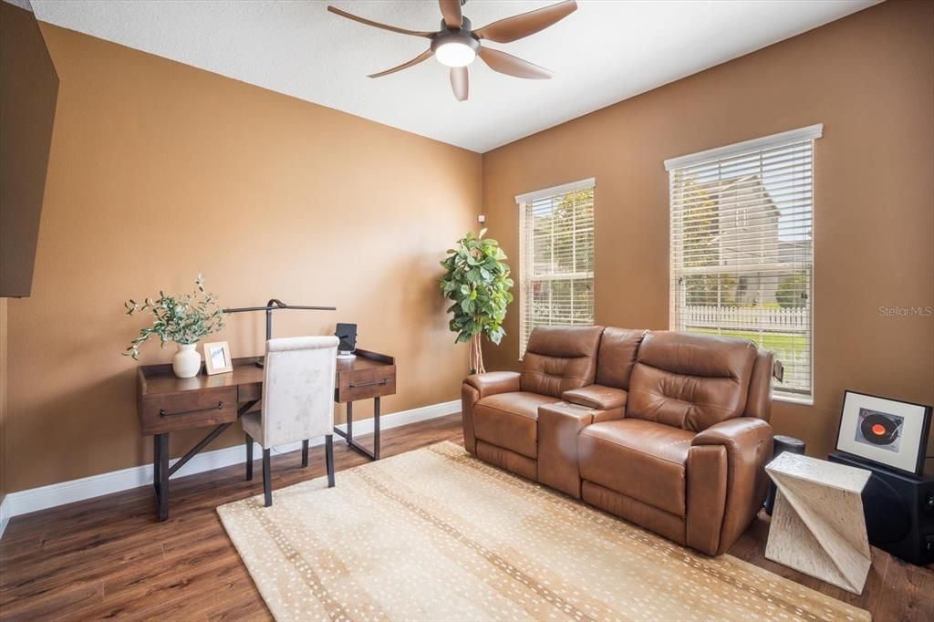 For Rent: $2,900 (3 beds, 2 baths, 1996 Square Feet)