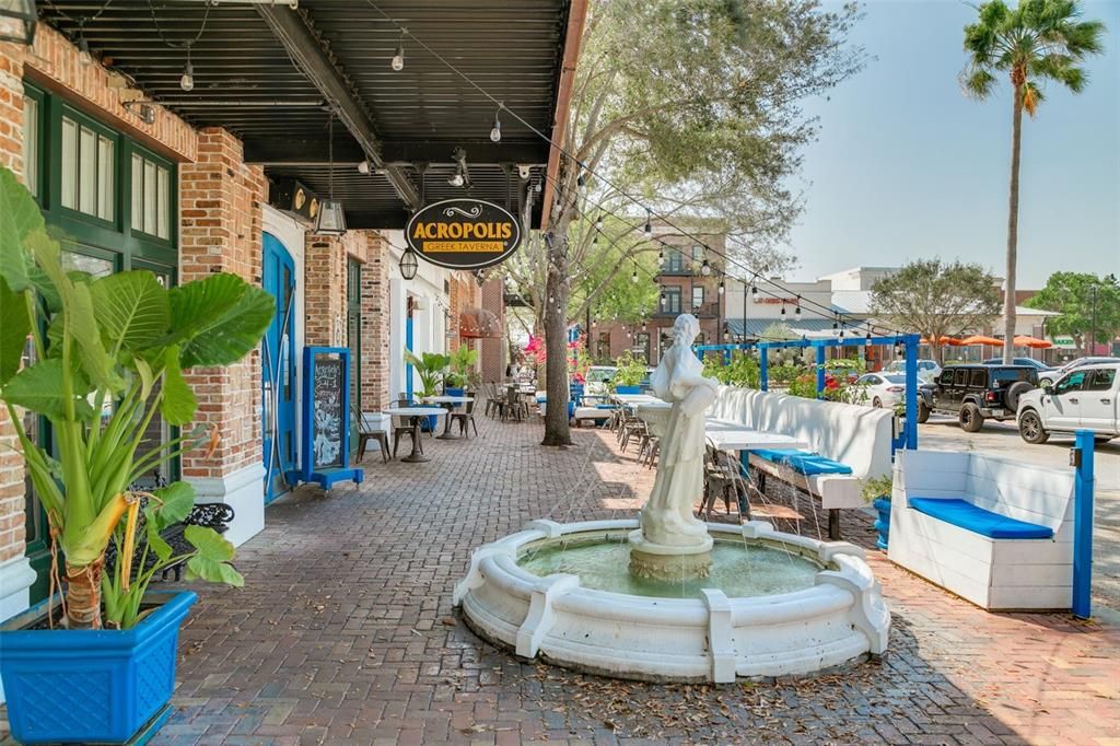 For Rent: $2,900 (3 beds, 2 baths, 1996 Square Feet)