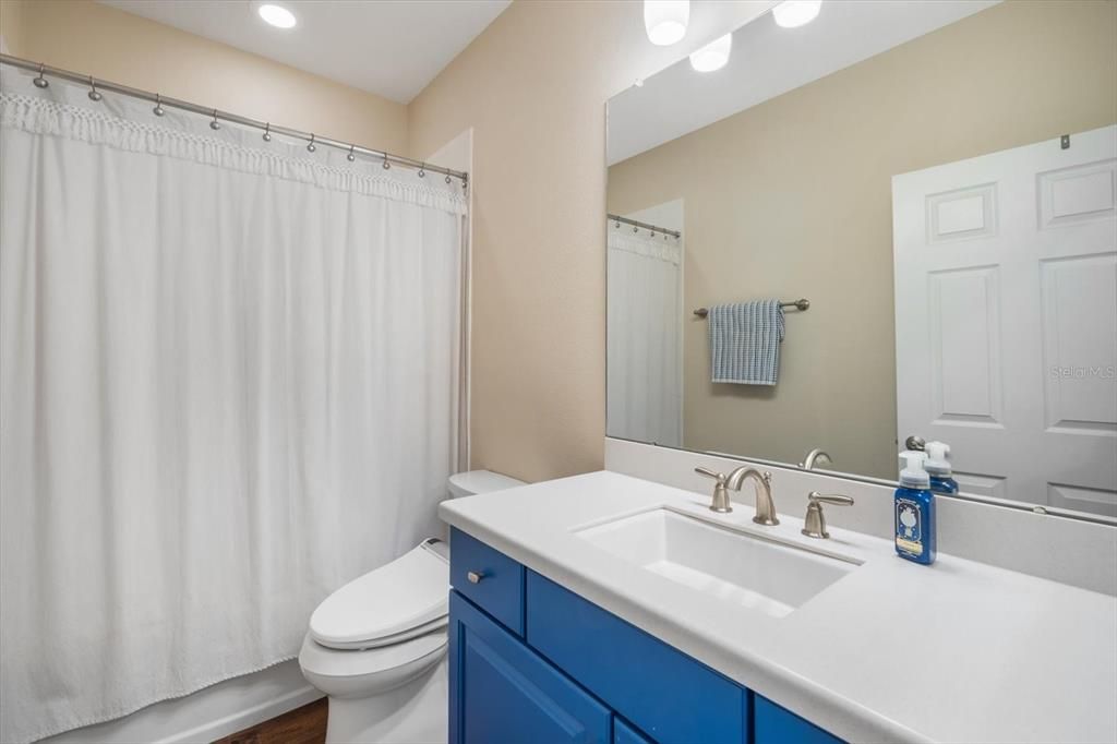 For Rent: $2,900 (3 beds, 2 baths, 1996 Square Feet)