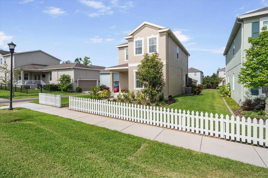 For Rent: $2,900 (3 beds, 2 baths, 1996 Square Feet)