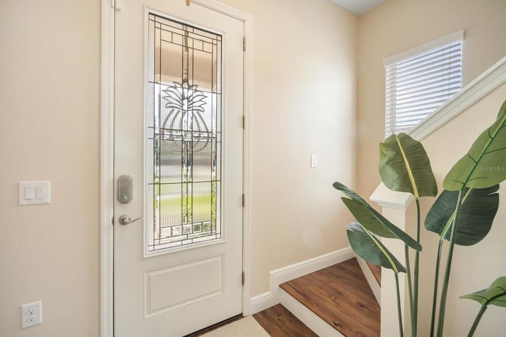 For Rent: $2,900 (3 beds, 2 baths, 1996 Square Feet)