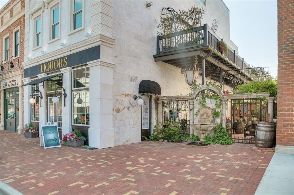 For Rent: $2,900 (3 beds, 2 baths, 1996 Square Feet)