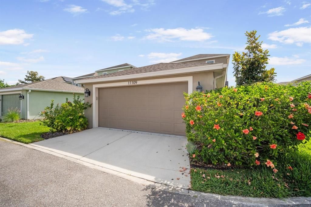 For Rent: $2,900 (3 beds, 2 baths, 1996 Square Feet)