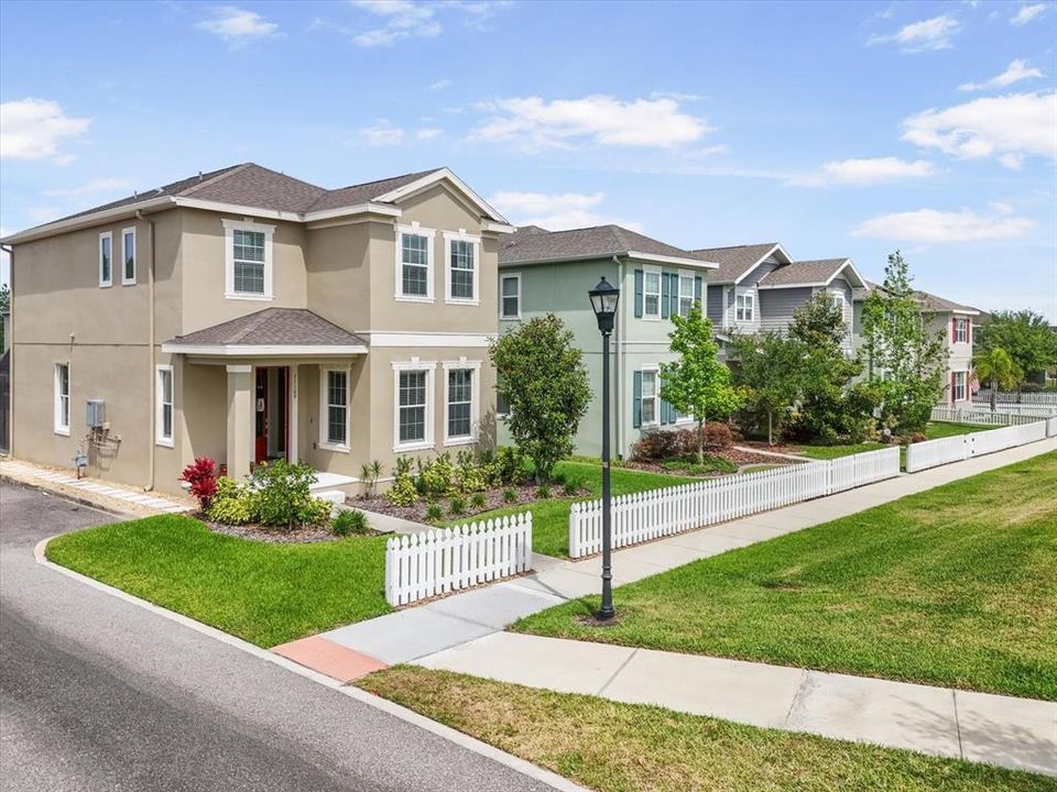 For Rent: $2,900 (3 beds, 2 baths, 1996 Square Feet)