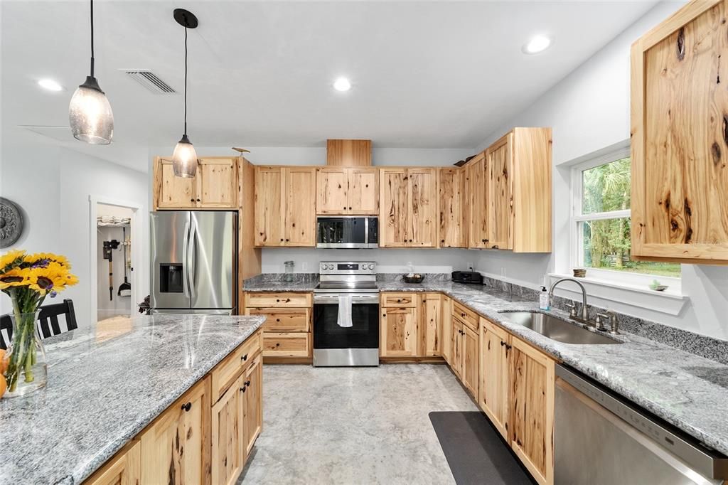 Active With Contract: $449,000 (2 beds, 2 baths, 1469 Square Feet)