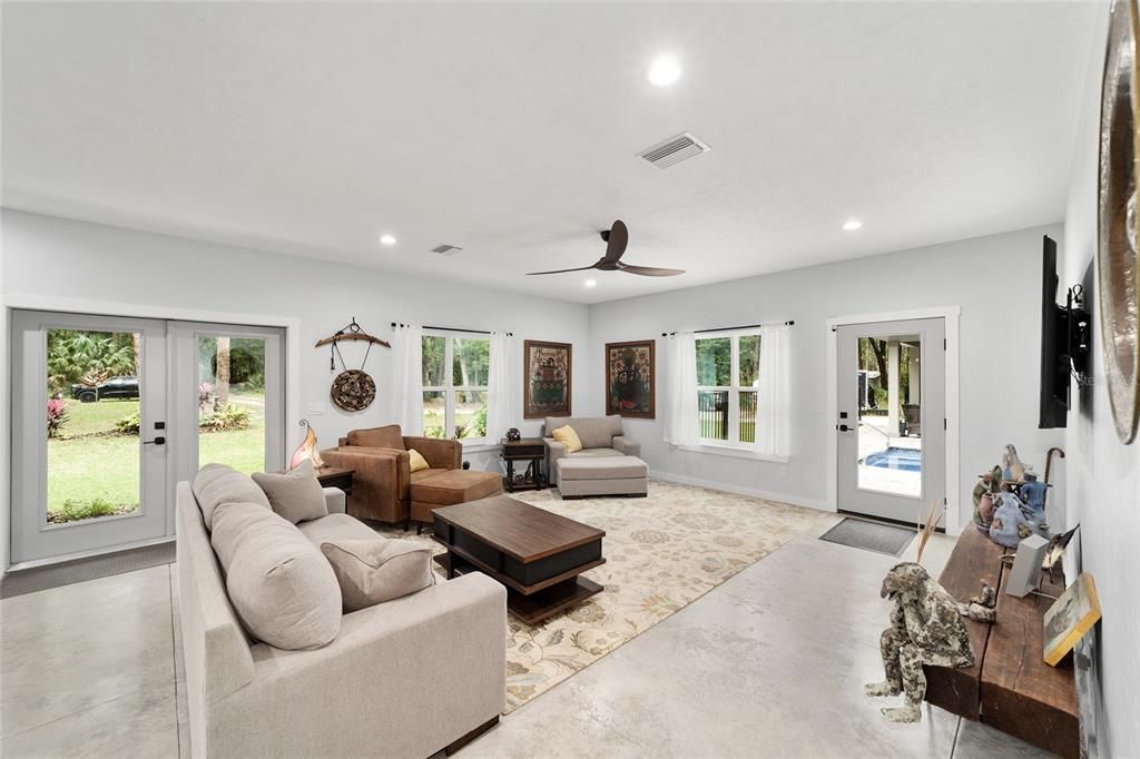 Active With Contract: $449,000 (2 beds, 2 baths, 1469 Square Feet)