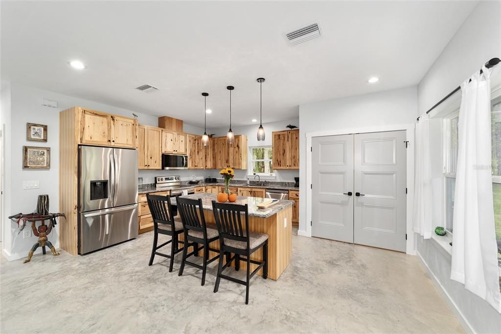 Active With Contract: $449,000 (2 beds, 2 baths, 1469 Square Feet)