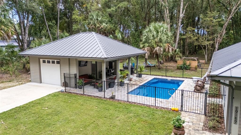 Active With Contract: $449,000 (2 beds, 2 baths, 1469 Square Feet)