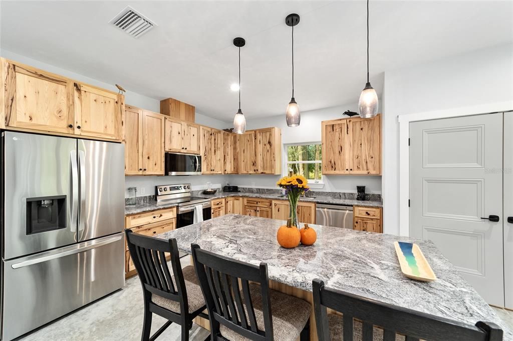 Active With Contract: $449,000 (2 beds, 2 baths, 1469 Square Feet)