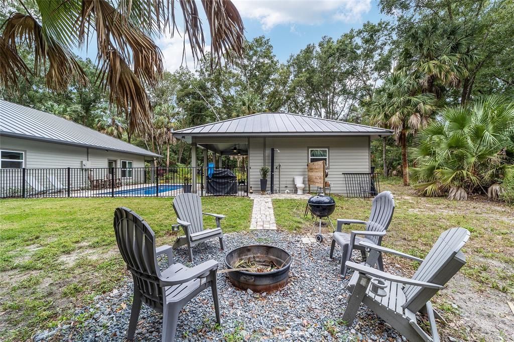 Active With Contract: $449,000 (2 beds, 2 baths, 1469 Square Feet)