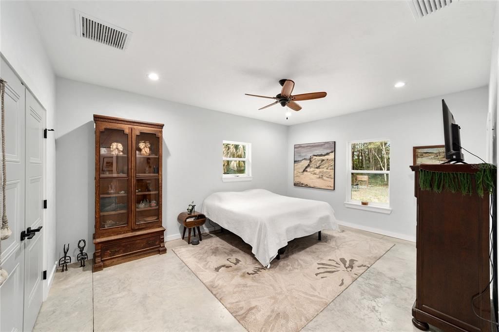 Active With Contract: $449,000 (2 beds, 2 baths, 1469 Square Feet)