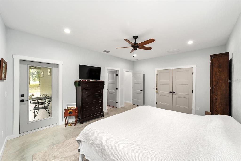 Active With Contract: $449,000 (2 beds, 2 baths, 1469 Square Feet)