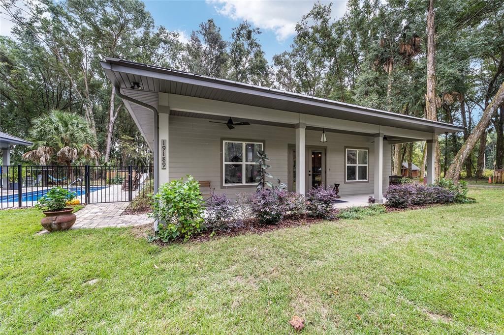 Active With Contract: $449,000 (2 beds, 2 baths, 1469 Square Feet)