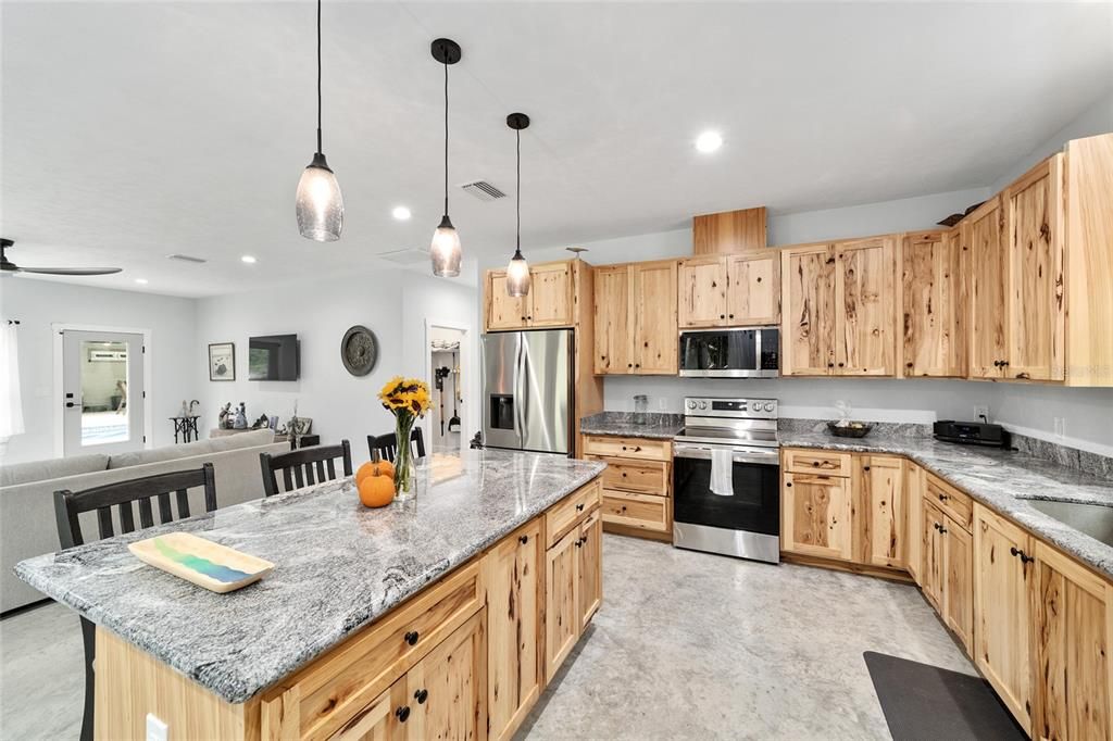 Active With Contract: $449,000 (2 beds, 2 baths, 1469 Square Feet)