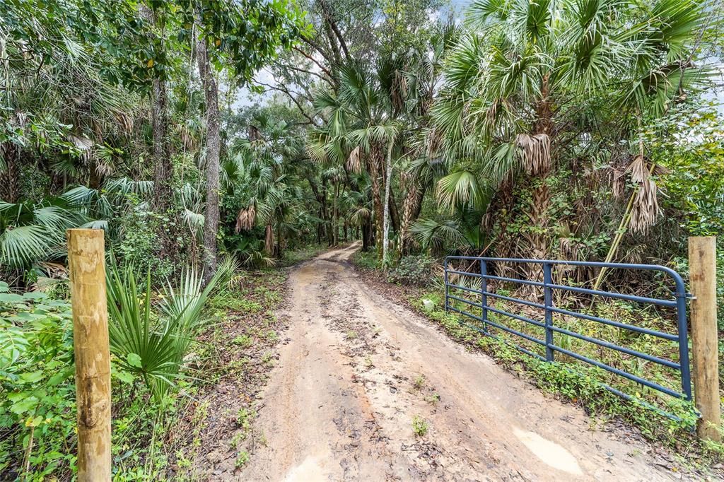 Active With Contract: $449,000 (2 beds, 2 baths, 1469 Square Feet)