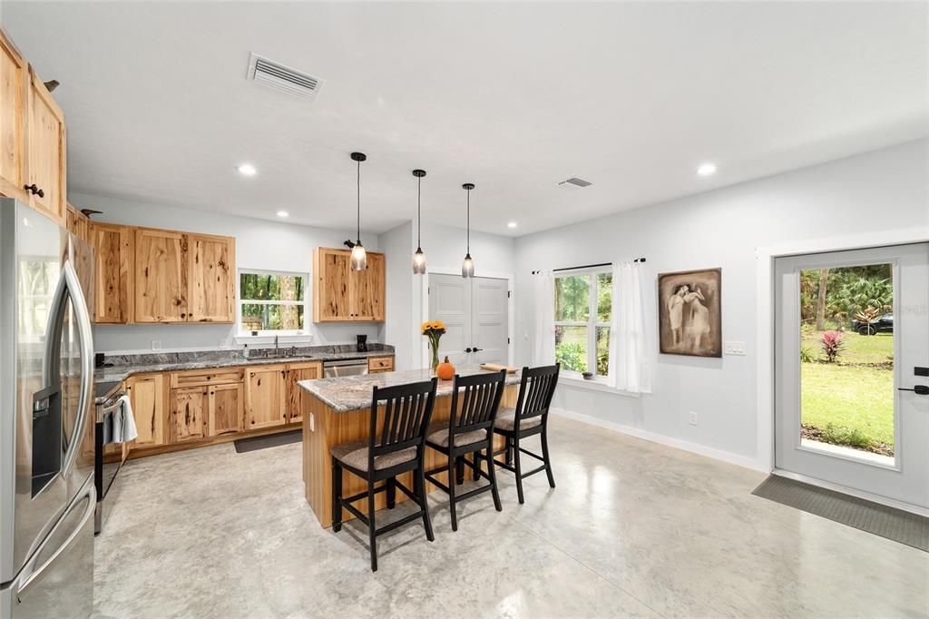 Active With Contract: $449,000 (2 beds, 2 baths, 1469 Square Feet)