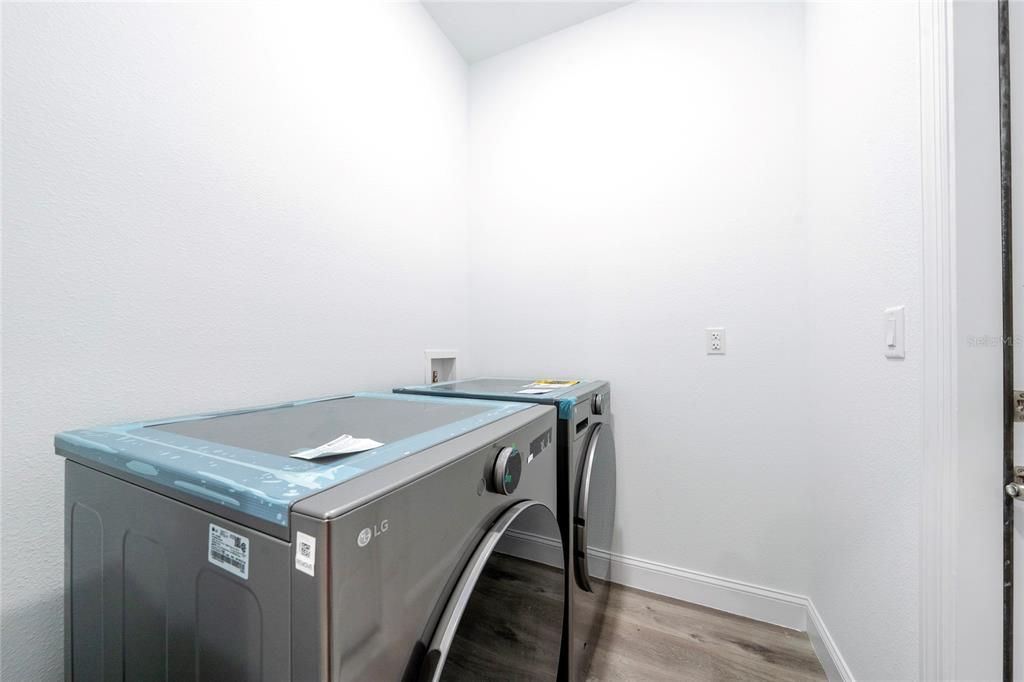 For Sale: $289,900 (4 beds, 2 baths, 1503 Square Feet)