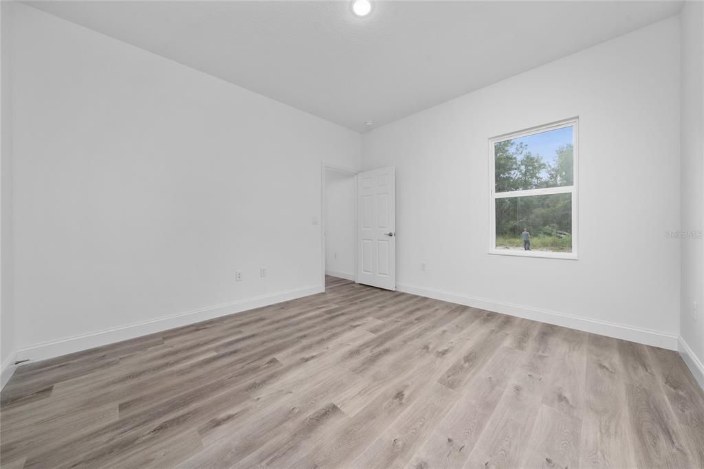 For Sale: $289,900 (4 beds, 2 baths, 1503 Square Feet)