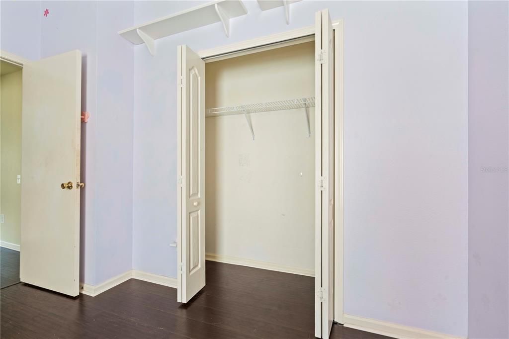 合同活跃: $300,000 (4 贝兹, 2 浴室, 1665 平方英尺)