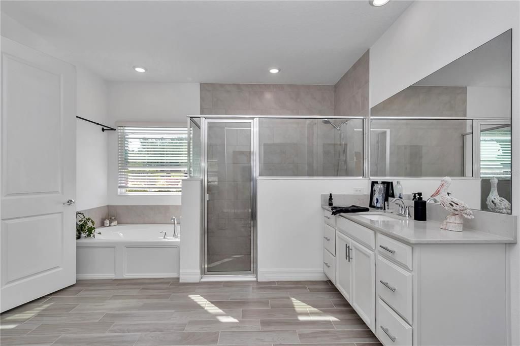 待售: $590,000 (4 贝兹, 3 浴室, 2692 平方英尺)