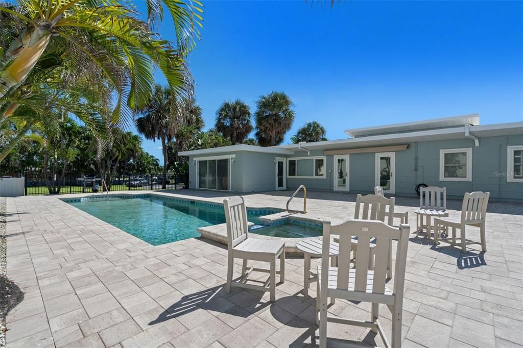 出租: $20,000 (5 贝兹, 5 浴室, 2774 平方英尺)