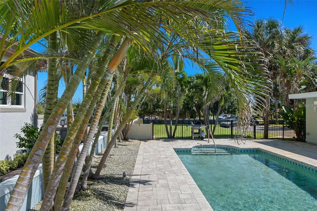 出租: $20,000 (5 贝兹, 5 浴室, 2774 平方英尺)