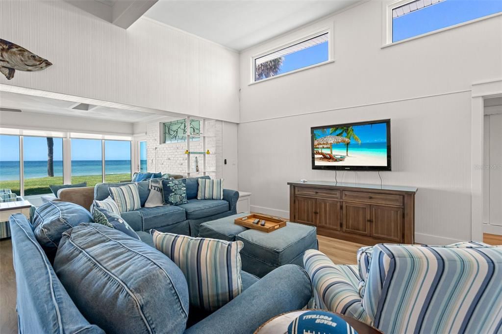 出租: $20,000 (5 贝兹, 5 浴室, 2774 平方英尺)