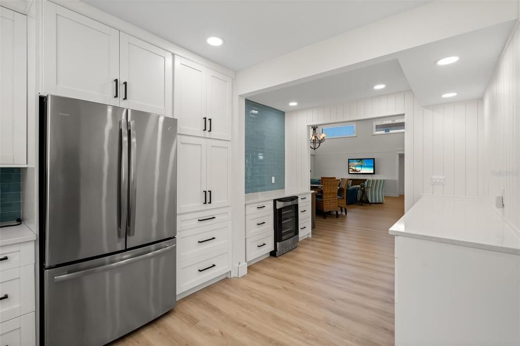 出租: $20,000 (5 贝兹, 5 浴室, 2774 平方英尺)