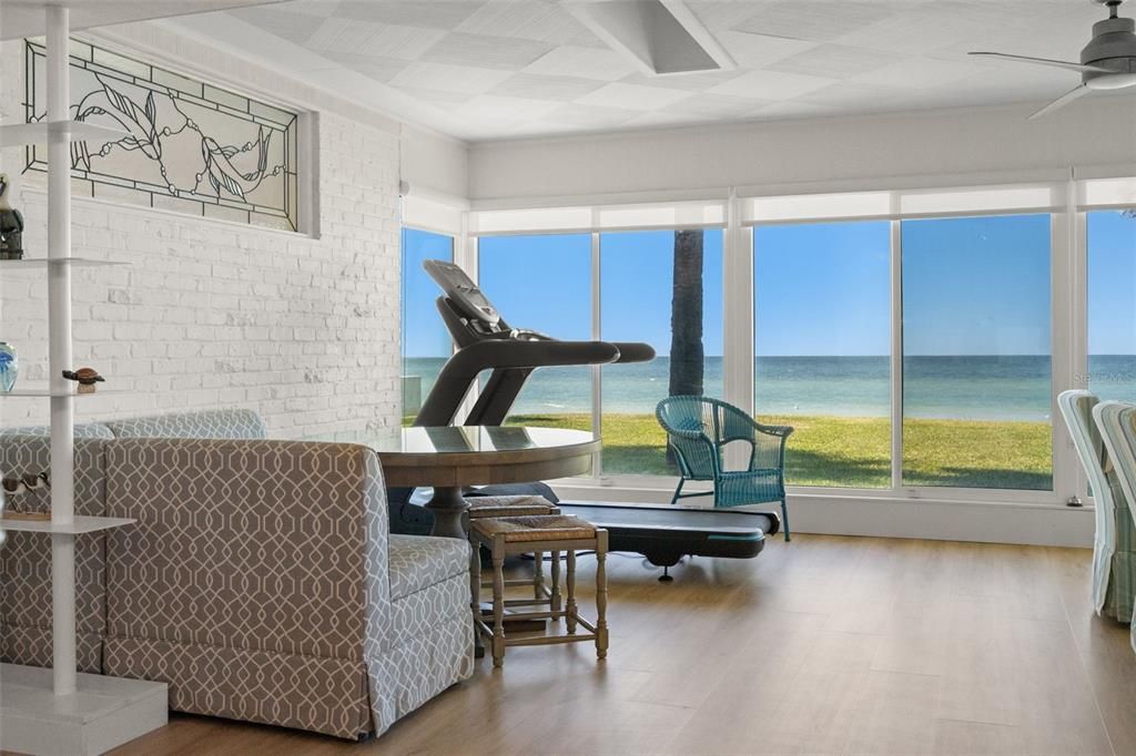 出租: $20,000 (5 贝兹, 5 浴室, 2774 平方英尺)