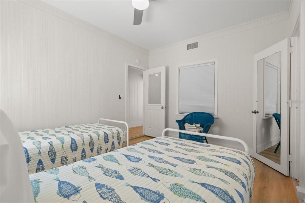 出租: $20,000 (5 贝兹, 5 浴室, 2774 平方英尺)