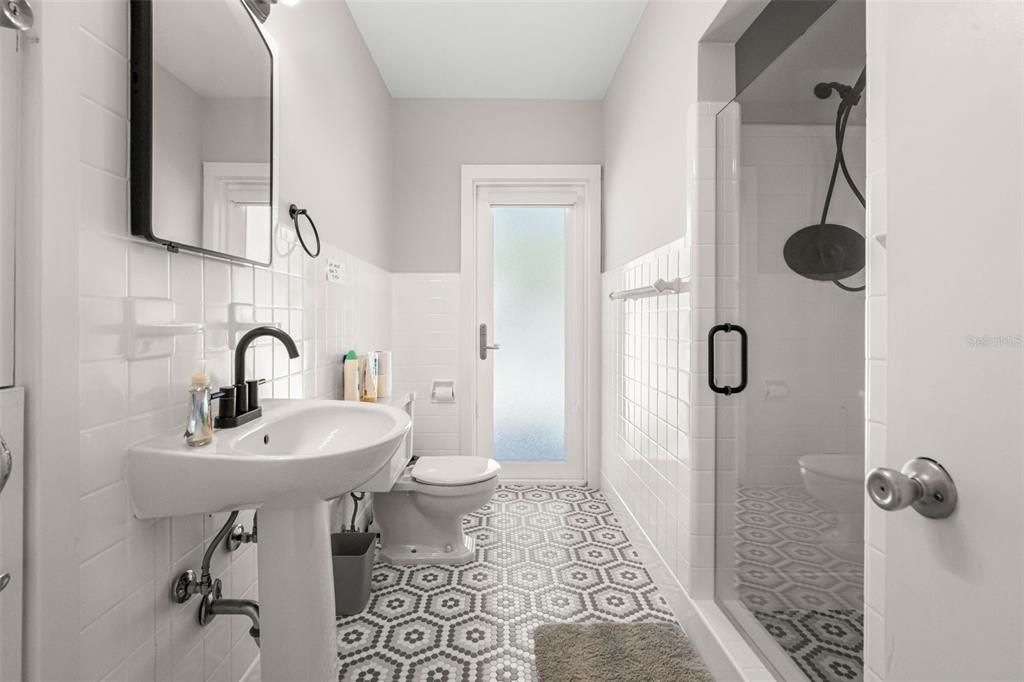 出租: $20,000 (5 贝兹, 5 浴室, 2774 平方英尺)