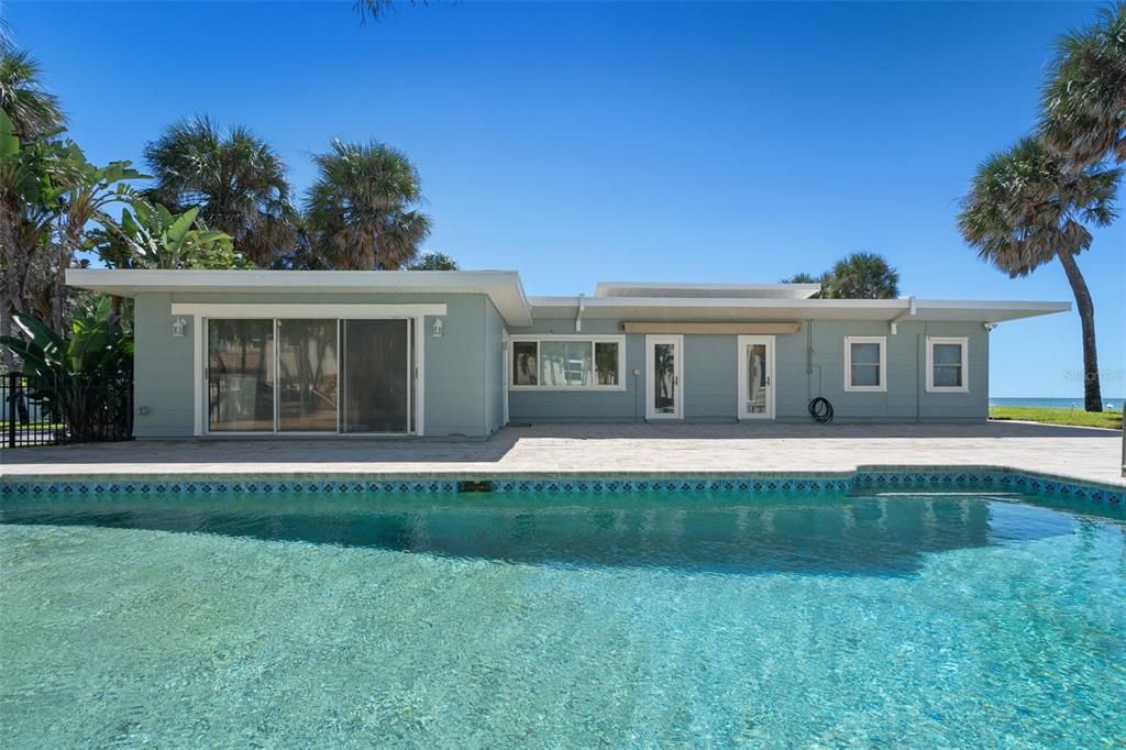 出租: $20,000 (5 贝兹, 5 浴室, 2774 平方英尺)