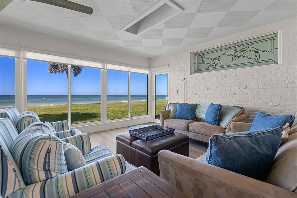 出租: $20,000 (5 贝兹, 5 浴室, 2774 平方英尺)