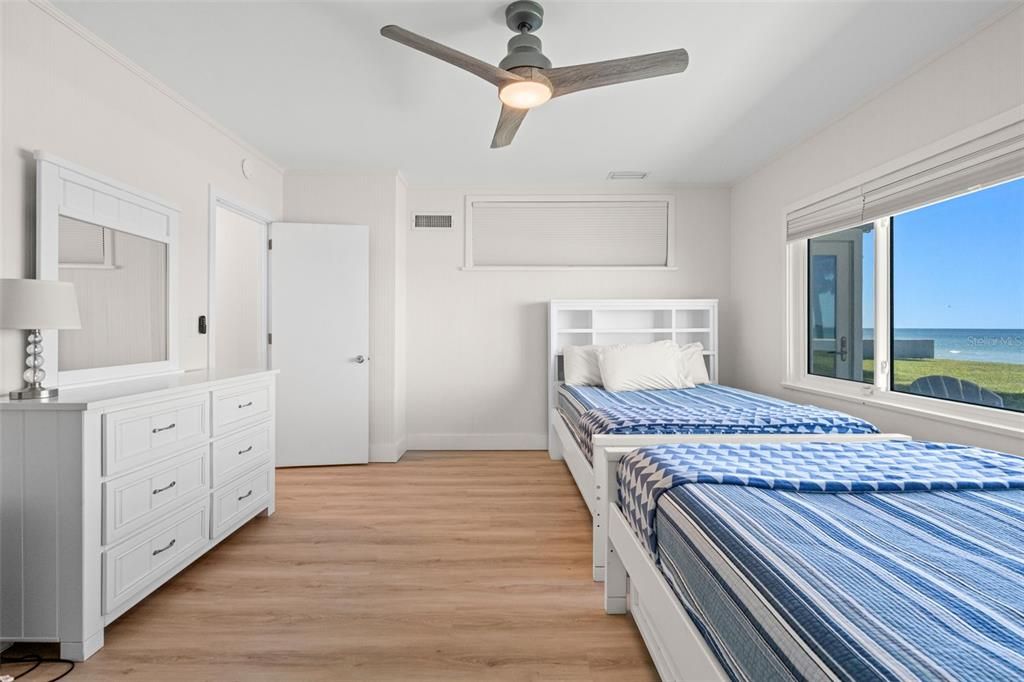 出租: $20,000 (5 贝兹, 5 浴室, 2774 平方英尺)