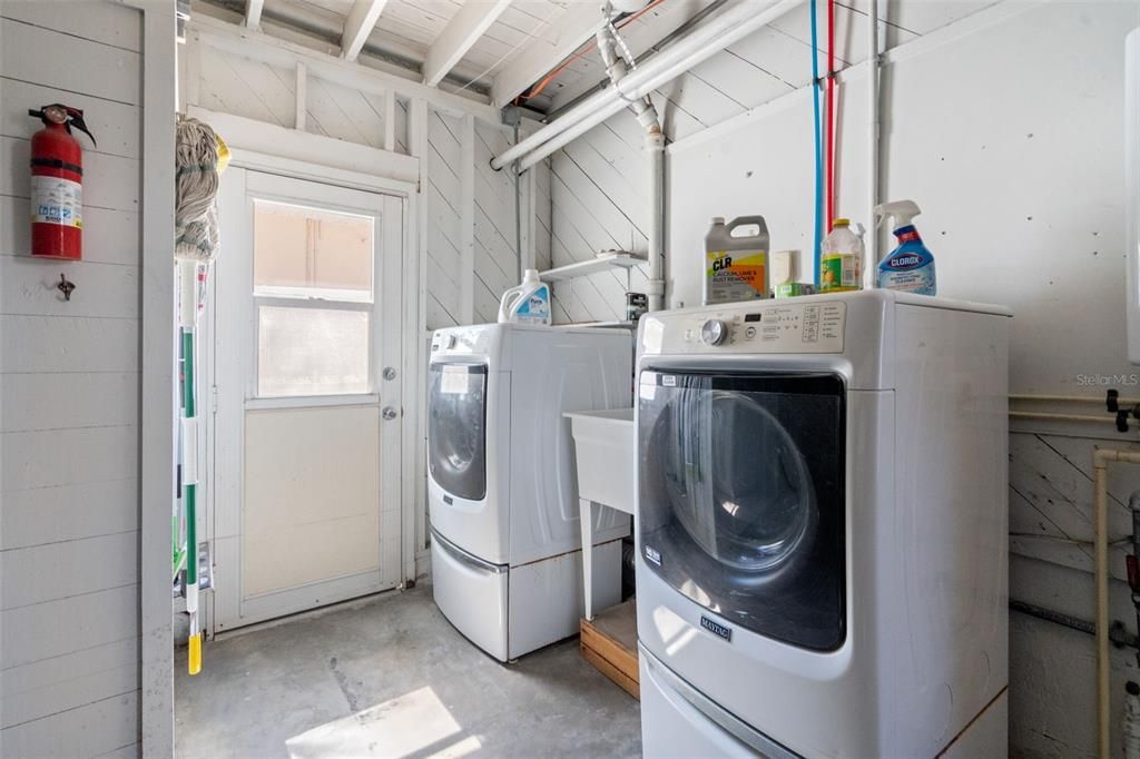 出租: $20,000 (5 贝兹, 5 浴室, 2774 平方英尺)