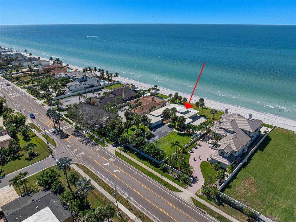 出租: $20,000 (5 贝兹, 5 浴室, 2774 平方英尺)