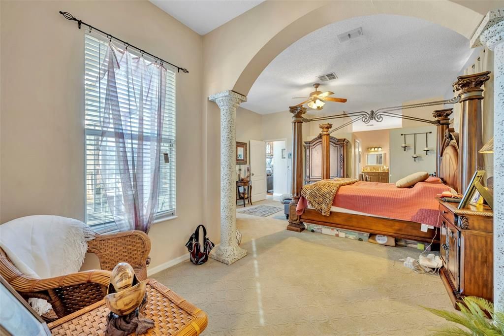 Под контрактом: $650,000 (5 спален, 4 ванн, 3010 Квадратных фут)