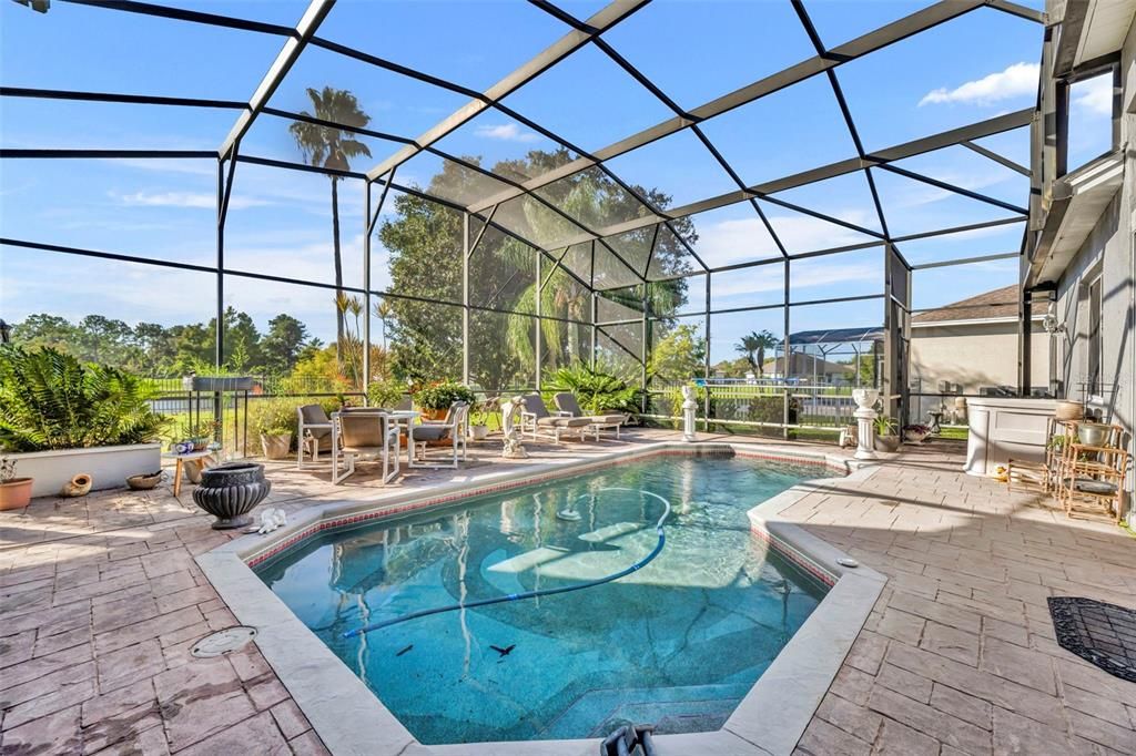 Под контрактом: $650,000 (5 спален, 4 ванн, 3010 Квадратных фут)