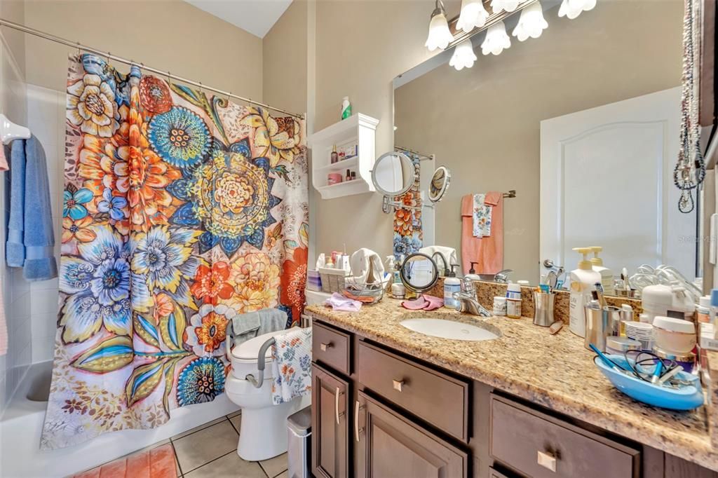 Под контрактом: $650,000 (5 спален, 4 ванн, 3010 Квадратных фут)