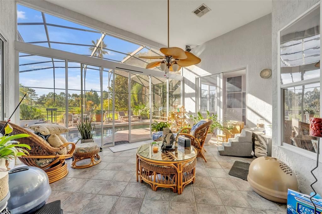 Под контрактом: $650,000 (5 спален, 4 ванн, 3010 Квадратных фут)