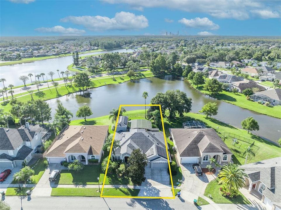 Под контрактом: $650,000 (5 спален, 4 ванн, 3010 Квадратных фут)