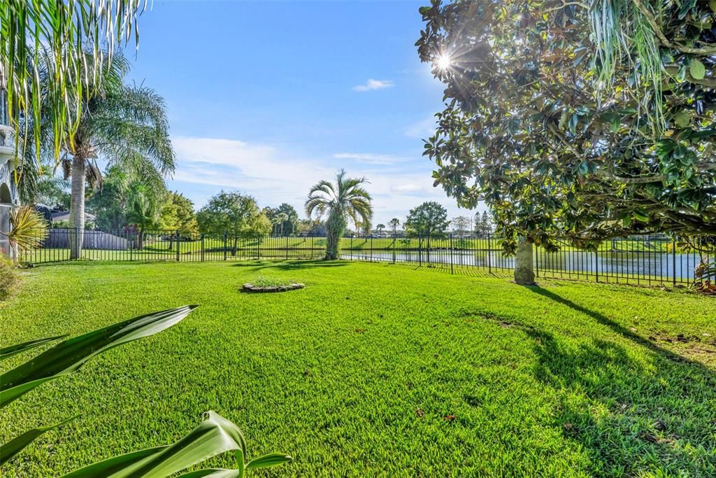 Под контрактом: $650,000 (5 спален, 4 ванн, 3010 Квадратных фут)