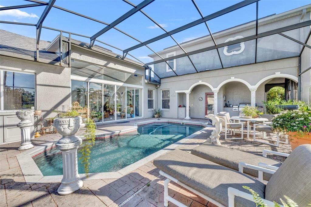 Под контрактом: $650,000 (5 спален, 4 ванн, 3010 Квадратных фут)