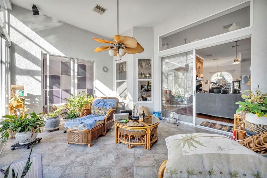 Под контрактом: $650,000 (5 спален, 4 ванн, 3010 Квадратных фут)