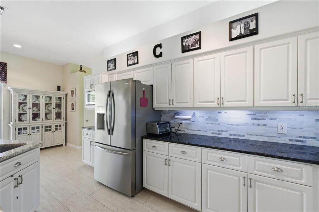 合同活跃: $515,000 (4 贝兹, 3 浴室, 2865 平方英尺)