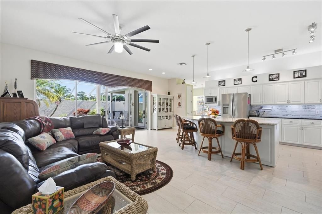 合同活跃: $515,000 (4 贝兹, 3 浴室, 2865 平方英尺)