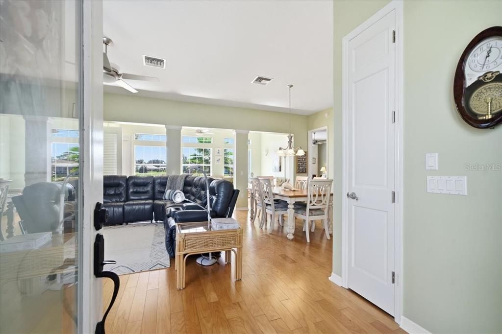 合同活跃: $515,000 (4 贝兹, 3 浴室, 2865 平方英尺)