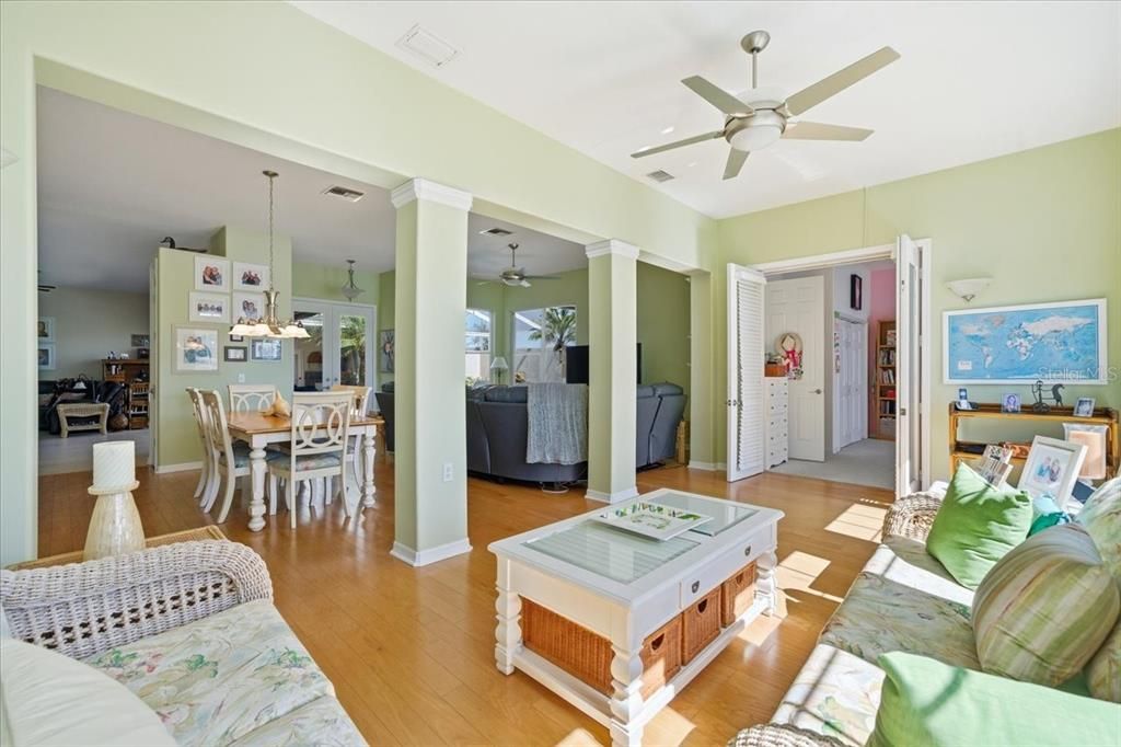 合同活跃: $515,000 (4 贝兹, 3 浴室, 2865 平方英尺)